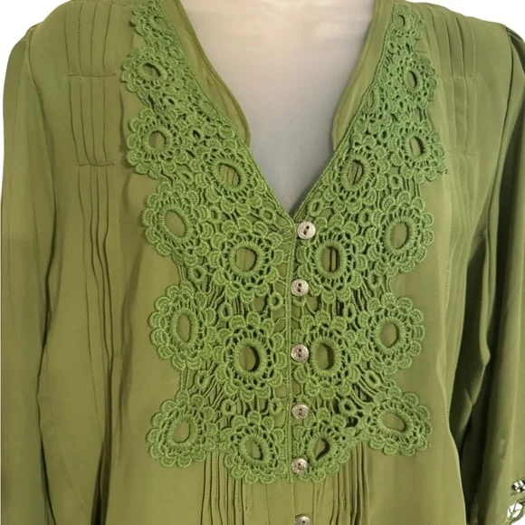 GORGEOUS BLOUSE w/Lace Detail   PLUS: 18     #9 - Picture 2 of 7